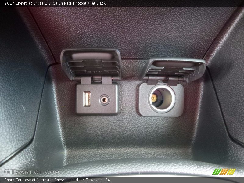 Cajun Red Tintcoat / Jet Black 2017 Chevrolet Cruze LT