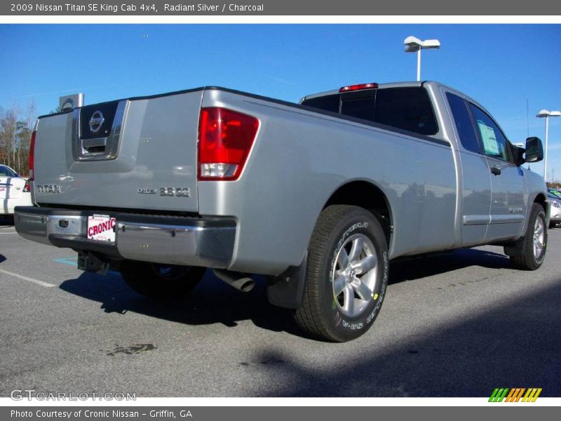 Radiant Silver / Charcoal 2009 Nissan Titan SE King Cab 4x4