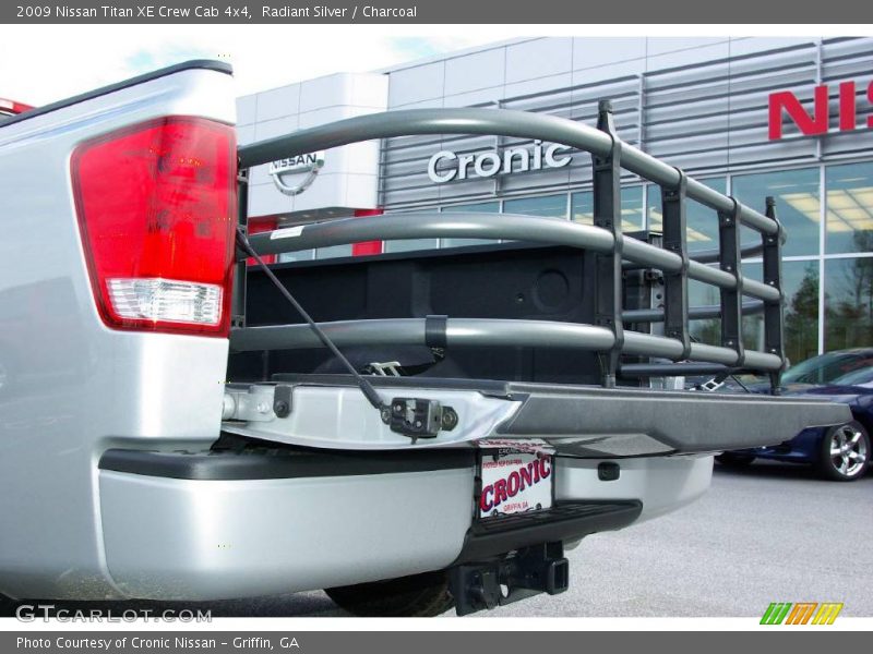 Radiant Silver / Charcoal 2009 Nissan Titan XE Crew Cab 4x4