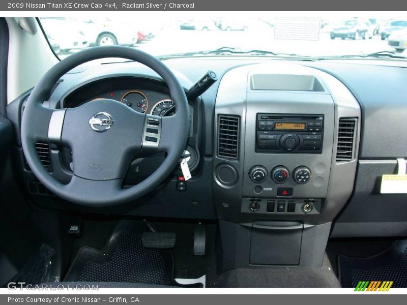 Radiant Silver / Charcoal 2009 Nissan Titan XE Crew Cab 4x4
