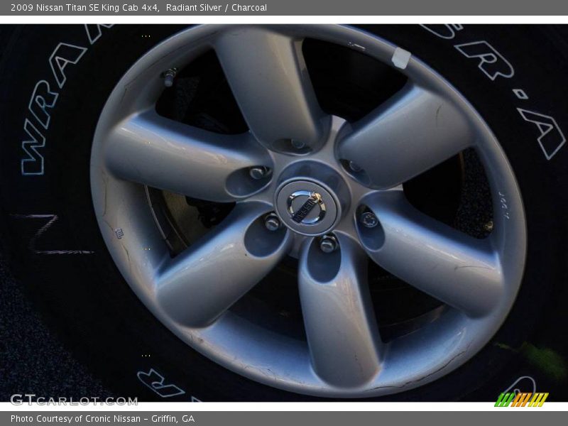 Radiant Silver / Charcoal 2009 Nissan Titan SE King Cab 4x4