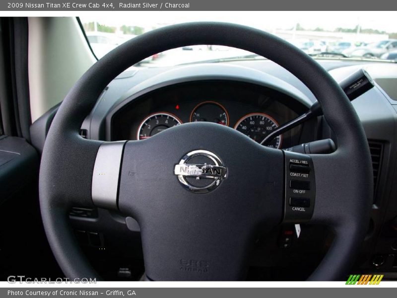 Radiant Silver / Charcoal 2009 Nissan Titan XE Crew Cab 4x4