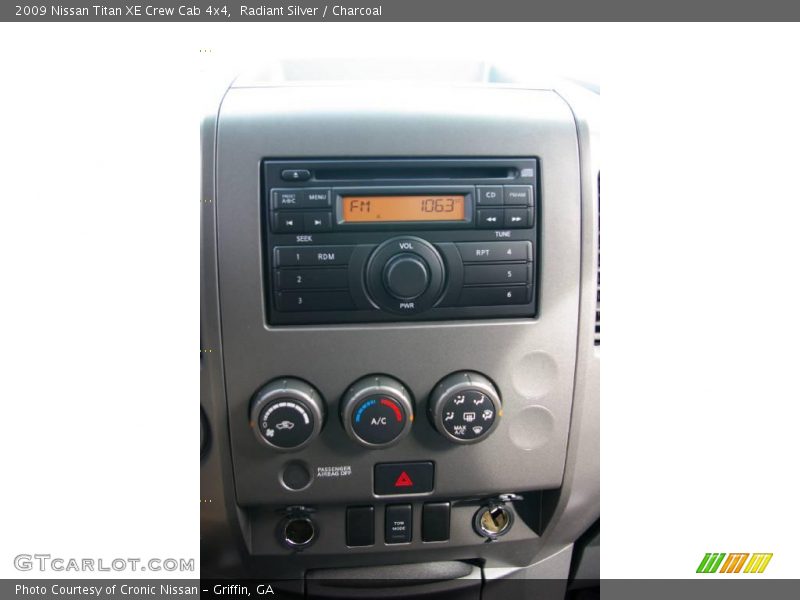 Radiant Silver / Charcoal 2009 Nissan Titan XE Crew Cab 4x4