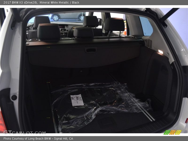 Mineral White Metallic / Black 2017 BMW X3 sDrive28i