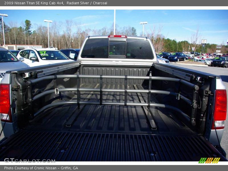 Radiant Silver / Charcoal 2009 Nissan Titan SE King Cab 4x4