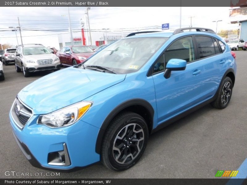 Front 3/4 View of 2017 Crosstrek 2.0i Premium