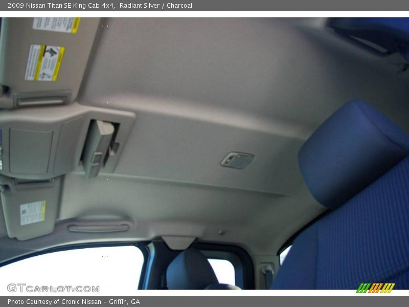 Radiant Silver / Charcoal 2009 Nissan Titan SE King Cab 4x4
