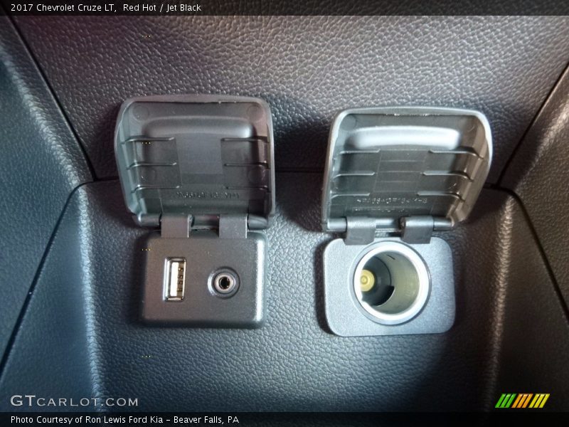 Red Hot / Jet Black 2017 Chevrolet Cruze LT