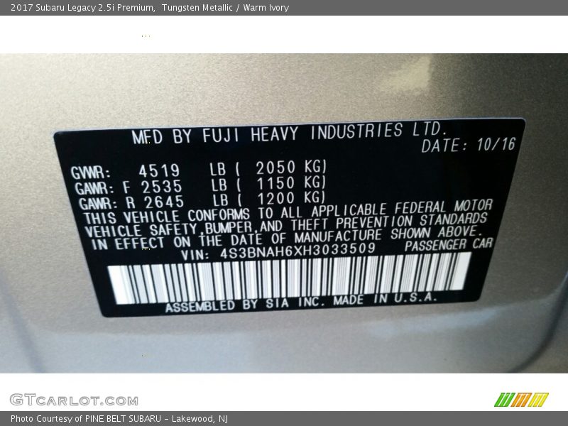 Tungsten Metallic / Warm Ivory 2017 Subaru Legacy 2.5i Premium