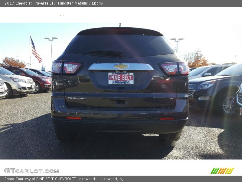 Tungsten Metallic / Ebony 2017 Chevrolet Traverse LT