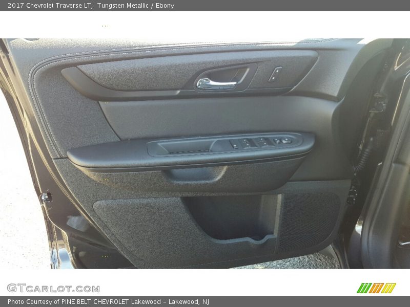 Tungsten Metallic / Ebony 2017 Chevrolet Traverse LT