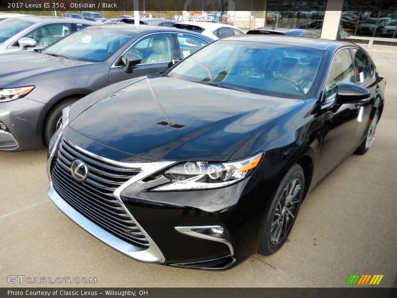 Front 3/4 View of 2017 ES 350