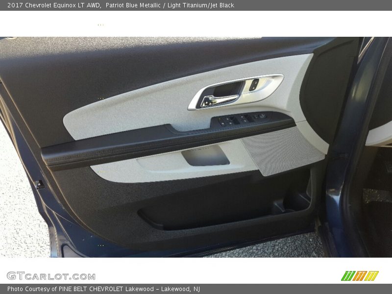 Patriot Blue Metallic / Light Titanium/Jet Black 2017 Chevrolet Equinox LT AWD