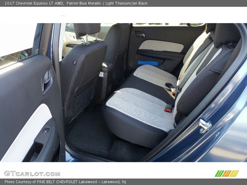 Patriot Blue Metallic / Light Titanium/Jet Black 2017 Chevrolet Equinox LT AWD