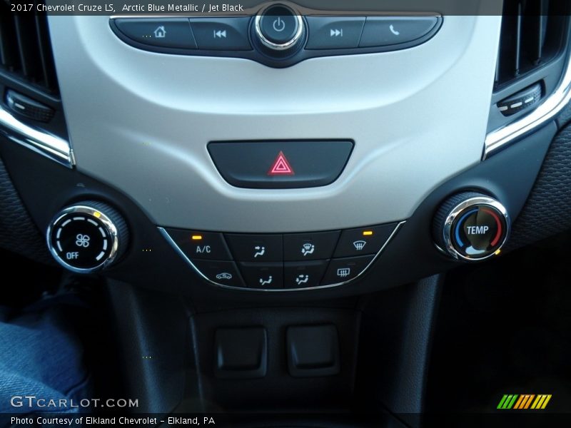 Arctic Blue Metallic / Jet Black 2017 Chevrolet Cruze LS