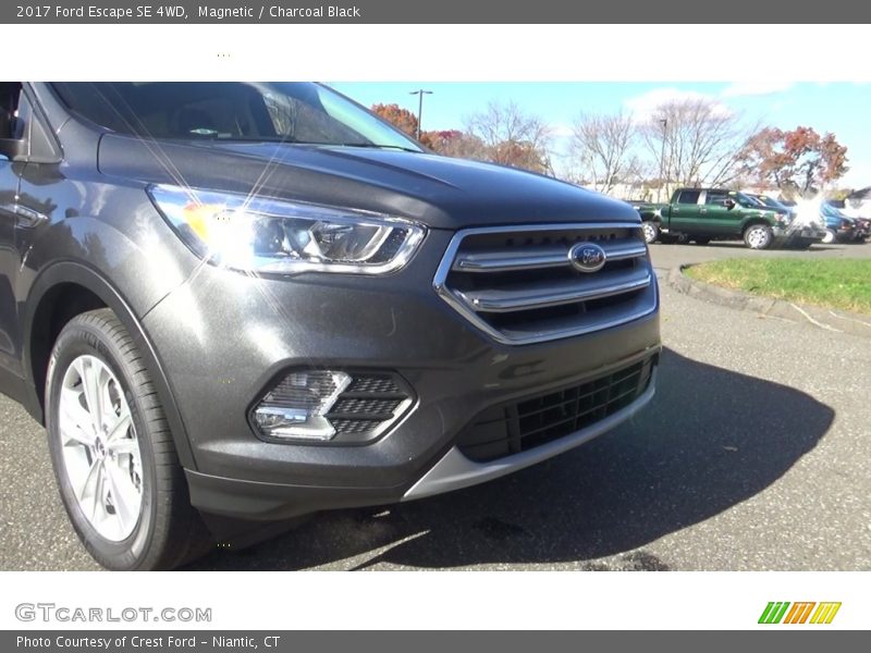 Magnetic / Charcoal Black 2017 Ford Escape SE 4WD