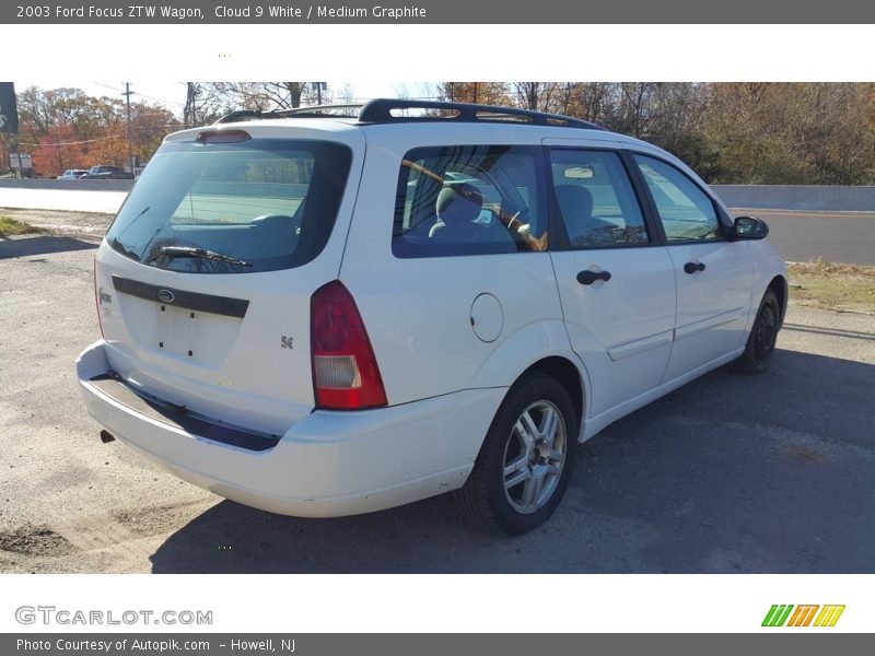 Cloud 9 White / Medium Graphite 2003 Ford Focus ZTW Wagon