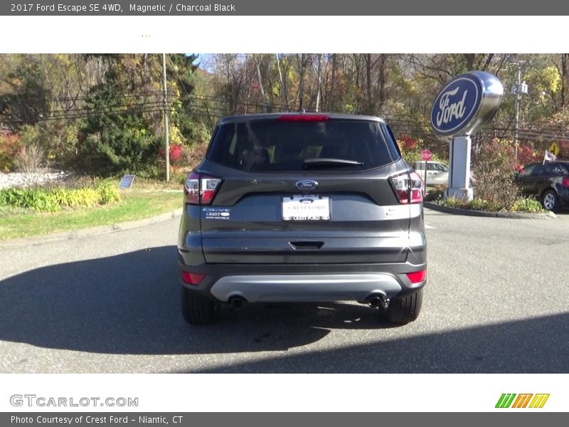 Magnetic / Charcoal Black 2017 Ford Escape SE 4WD