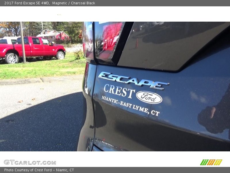 Magnetic / Charcoal Black 2017 Ford Escape SE 4WD