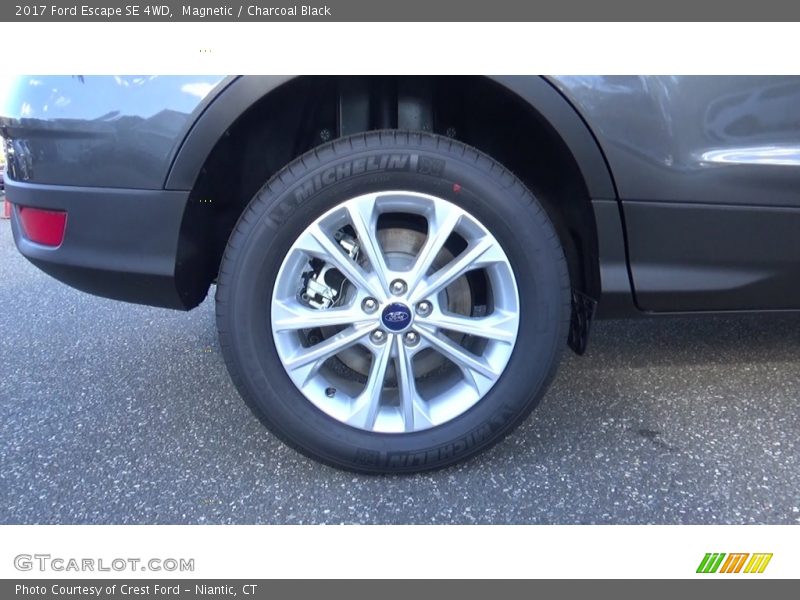 Magnetic / Charcoal Black 2017 Ford Escape SE 4WD