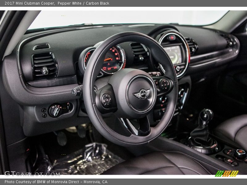 Pepper White / Carbon Black 2017 Mini Clubman Cooper
