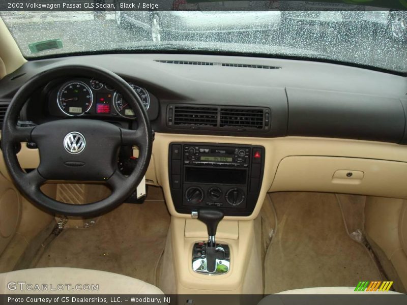 Black / Beige 2002 Volkswagen Passat GLS Sedan