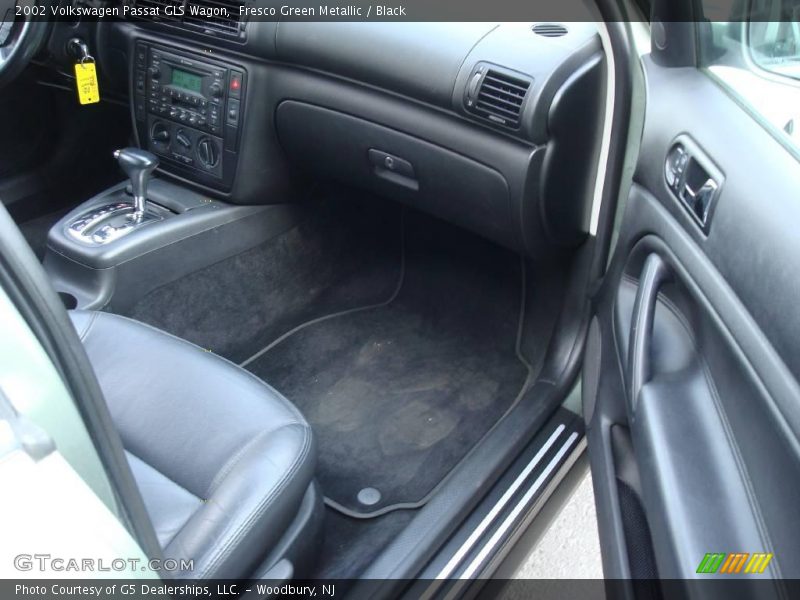 Fresco Green Metallic / Black 2002 Volkswagen Passat GLS Wagon