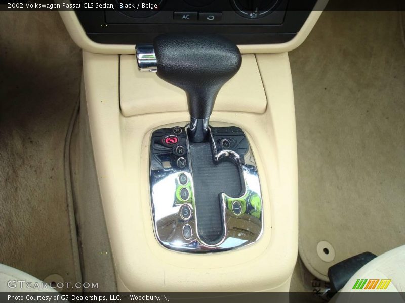 Black / Beige 2002 Volkswagen Passat GLS Sedan