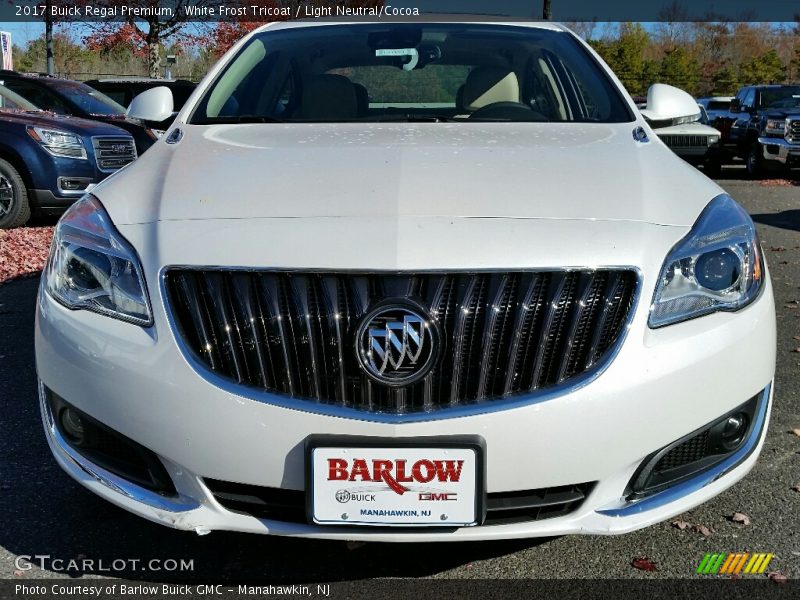 White Frost Tricoat / Light Neutral/Cocoa 2017 Buick Regal Premium