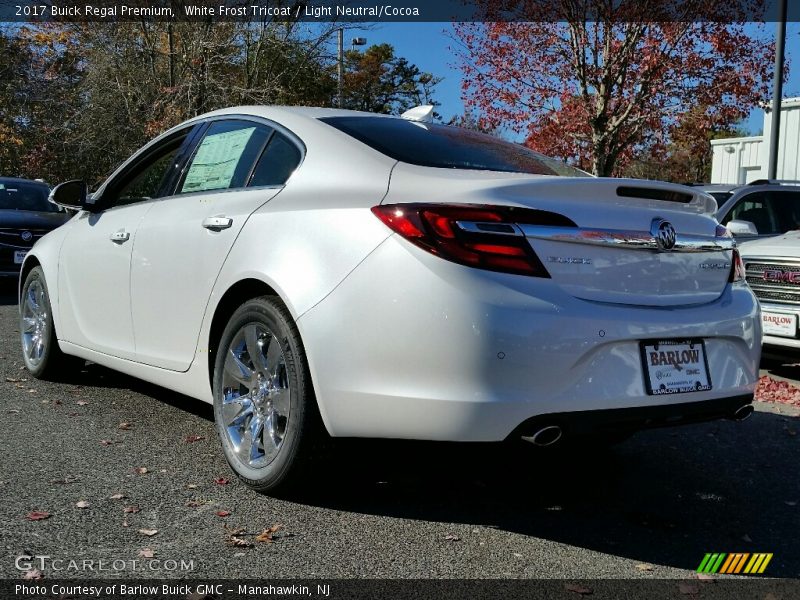 White Frost Tricoat / Light Neutral/Cocoa 2017 Buick Regal Premium