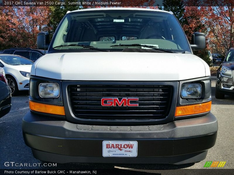 Summit White / Medium Pewter 2017 GMC Savana Van 2500 Cargo