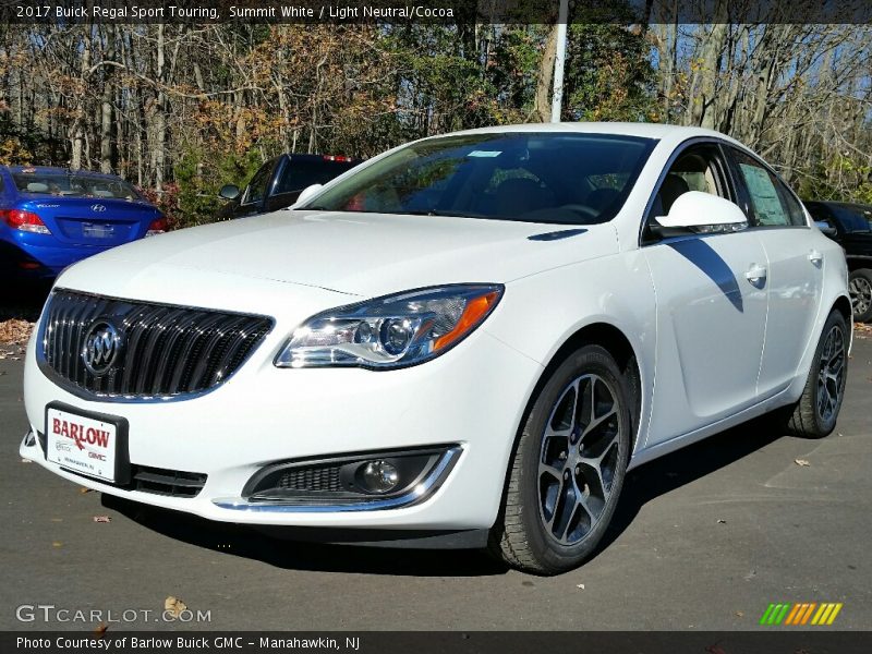 Summit White / Light Neutral/Cocoa 2017 Buick Regal Sport Touring