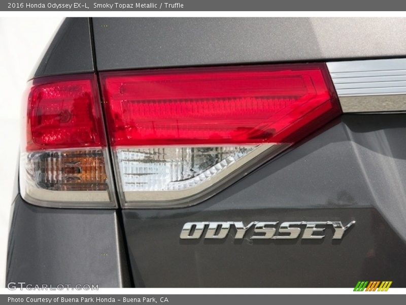 Smoky Topaz Metallic / Truffle 2016 Honda Odyssey EX-L