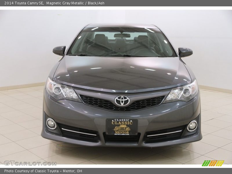 Magnetic Gray Metallic / Black/Ash 2014 Toyota Camry SE