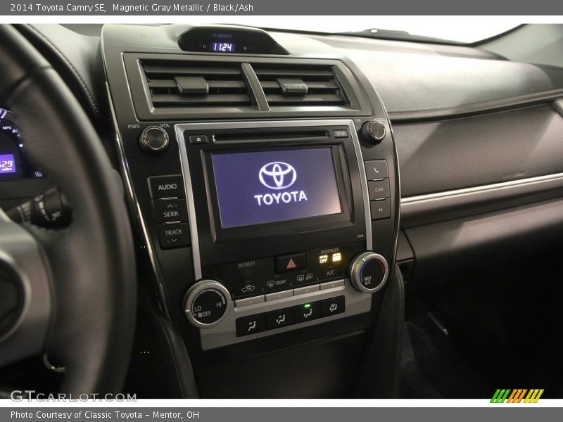 Magnetic Gray Metallic / Black/Ash 2014 Toyota Camry SE
