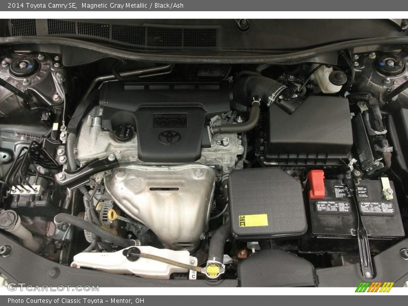 Magnetic Gray Metallic / Black/Ash 2014 Toyota Camry SE