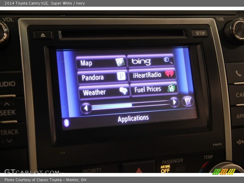 Super White / Ivory 2014 Toyota Camry XLE