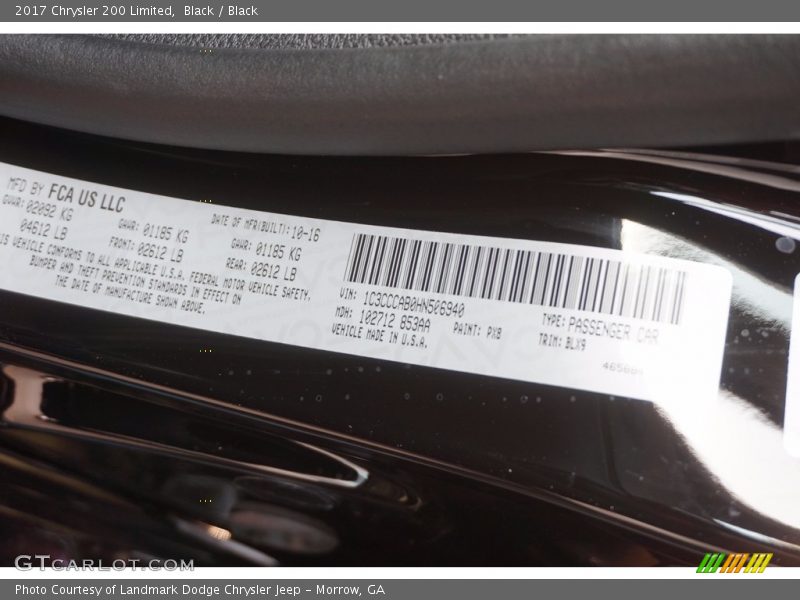 Black / Black 2017 Chrysler 200 Limited