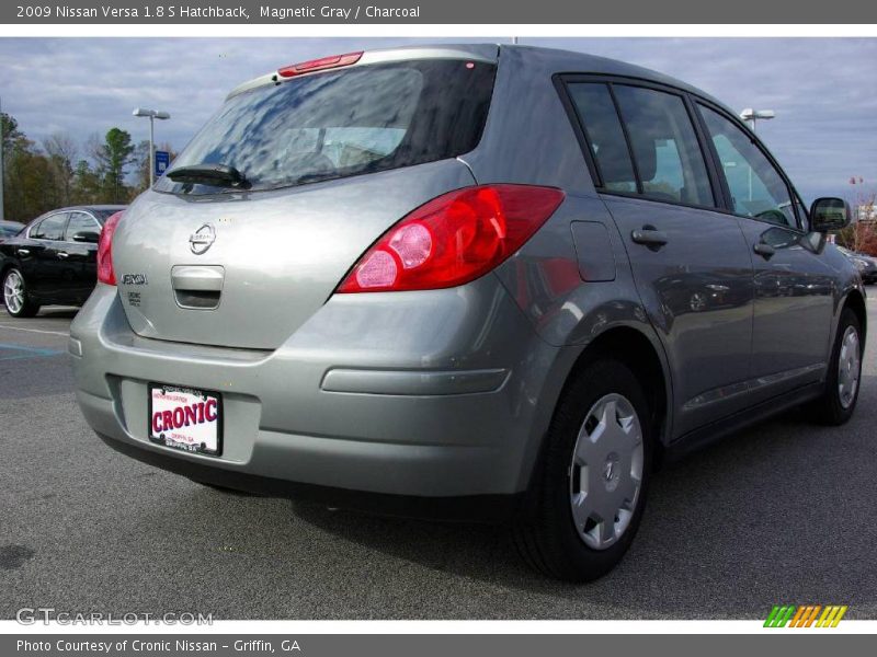 Magnetic Gray / Charcoal 2009 Nissan Versa 1.8 S Hatchback