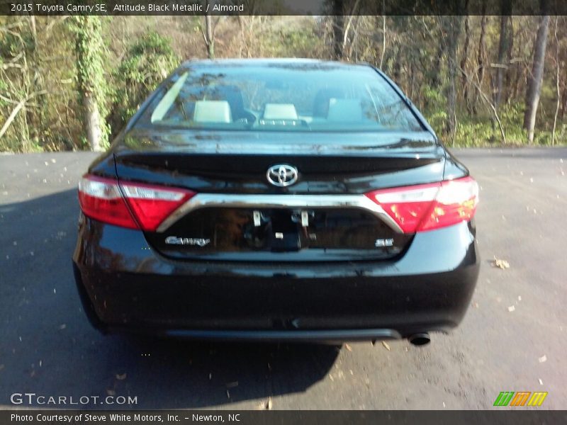 Attitude Black Metallic / Almond 2015 Toyota Camry SE