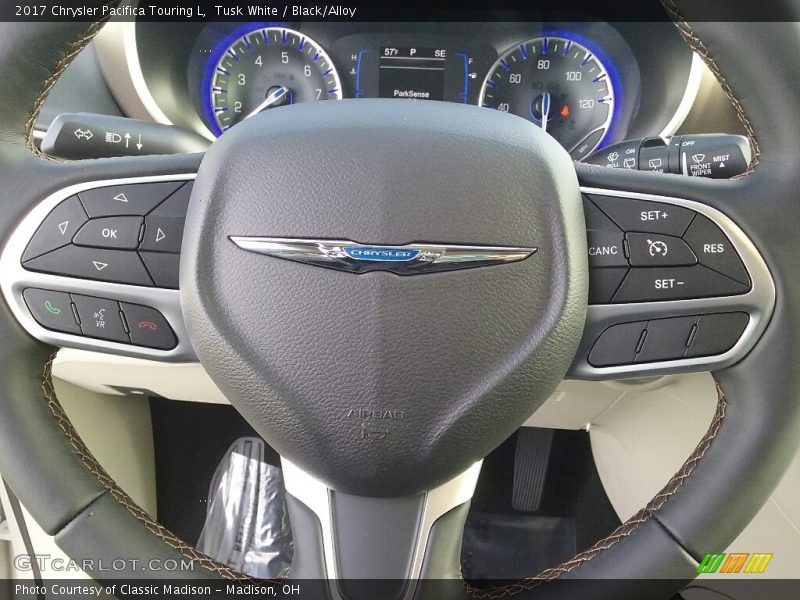 Tusk White / Black/Alloy 2017 Chrysler Pacifica Touring L
