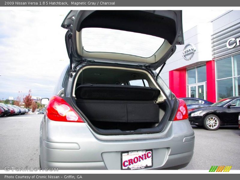 Magnetic Gray / Charcoal 2009 Nissan Versa 1.8 S Hatchback