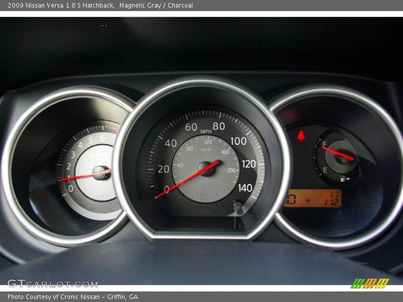 Magnetic Gray / Charcoal 2009 Nissan Versa 1.8 S Hatchback