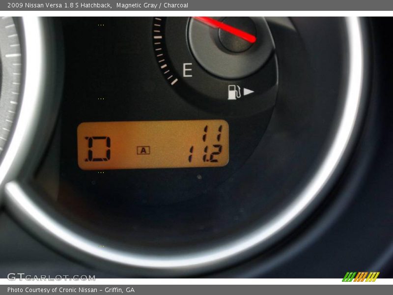 Magnetic Gray / Charcoal 2009 Nissan Versa 1.8 S Hatchback