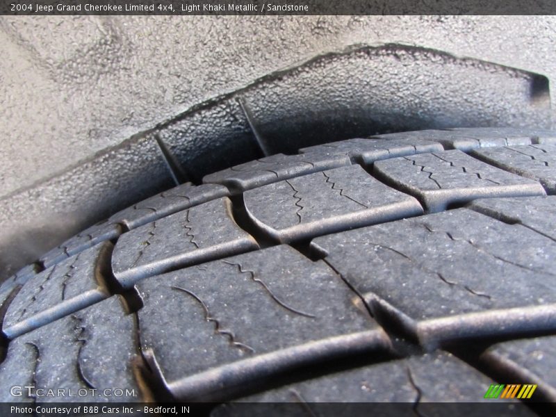 Light Khaki Metallic / Sandstone 2004 Jeep Grand Cherokee Limited 4x4