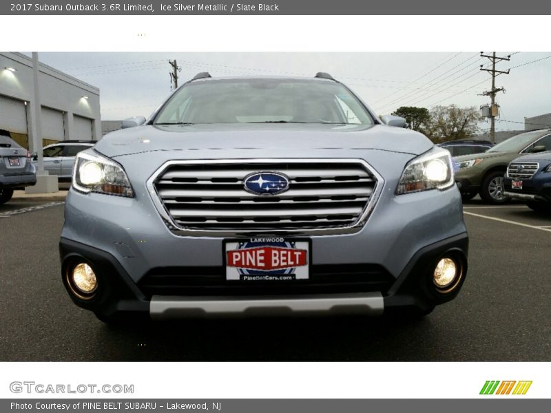 Ice Silver Metallic / Slate Black 2017 Subaru Outback 3.6R Limited