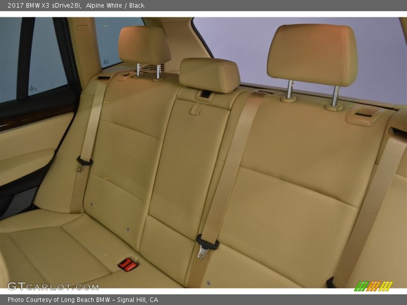 Alpine White / Black 2017 BMW X3 sDrive28i