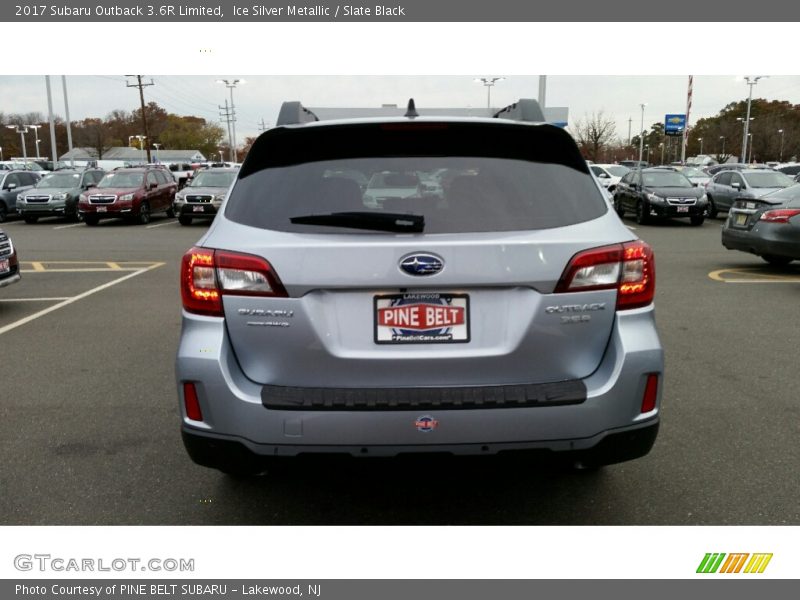 Ice Silver Metallic / Slate Black 2017 Subaru Outback 3.6R Limited