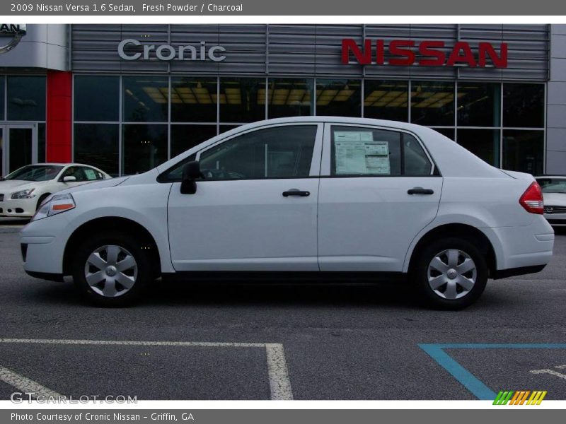 Fresh Powder / Charcoal 2009 Nissan Versa 1.6 Sedan
