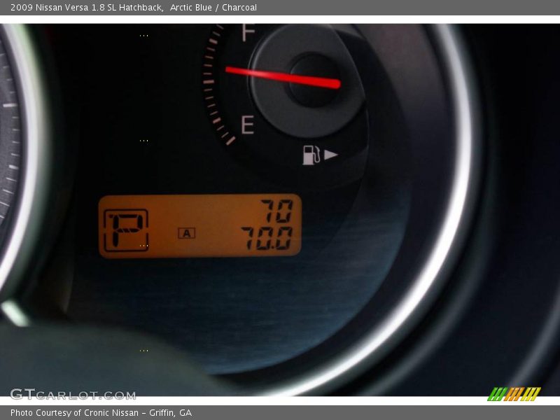 Arctic Blue / Charcoal 2009 Nissan Versa 1.8 SL Hatchback